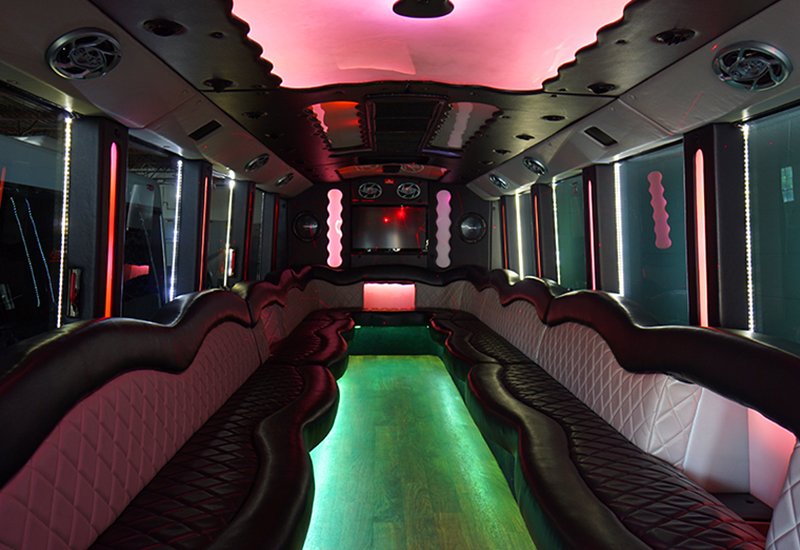 deluxe party bus